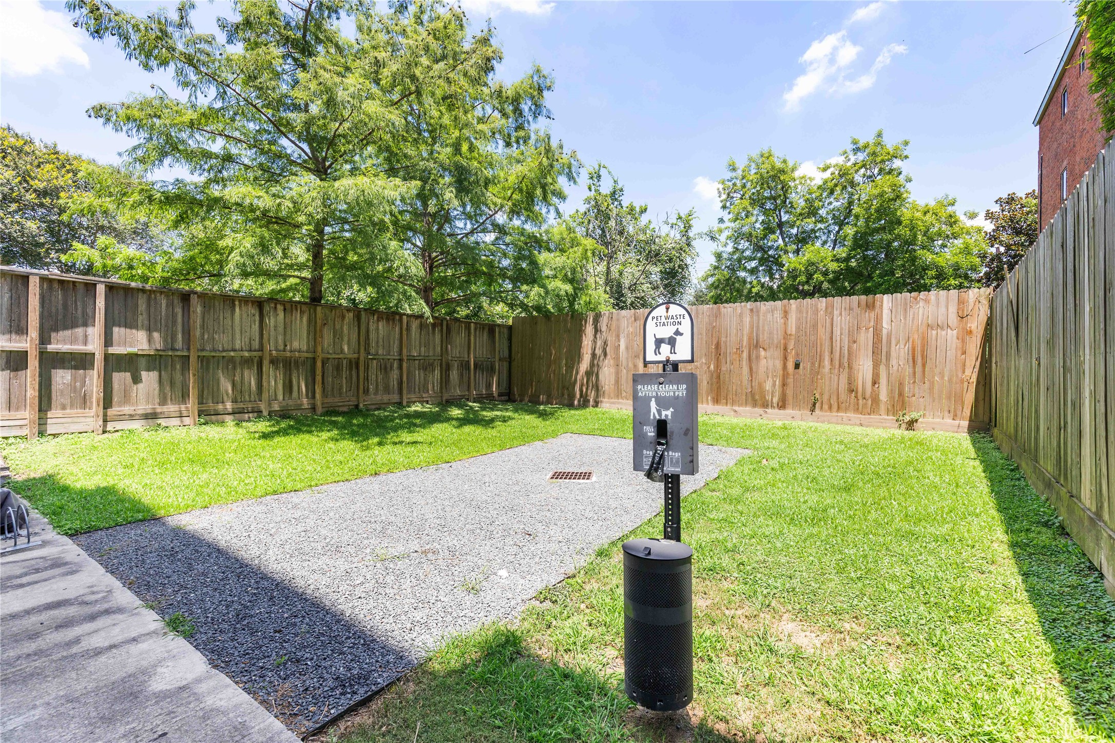 2802 Morrison Street, Unit 106 Houston, TX 77009 - Photo 33 of 35 Dog park.