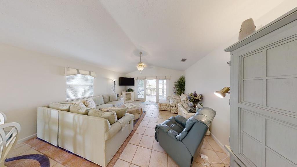 202 6th Street Port St. Joe, FL 32456 - Photo 4 of 36