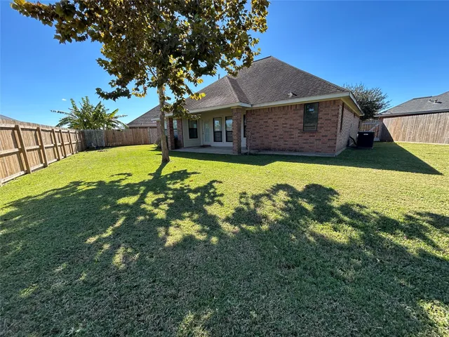 $2,250 | 113 Eagle Nest Court, Richwood, TX 77566