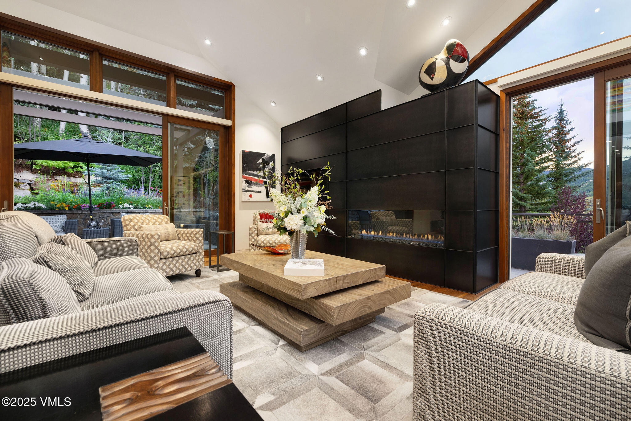 126 West Forest Road, Unit W Vail, CO 81657 - Photo 5 of 43 126_forest_rd_interior_living_c