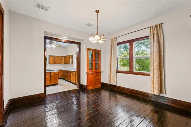 $259,000 | 322 North Guthrie Street, Gibson City, IL 60936