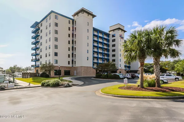 $595,000 | 4425 Arendell Street, Unit 301 & BOATSLIP #25, Morehead City, NC 28557