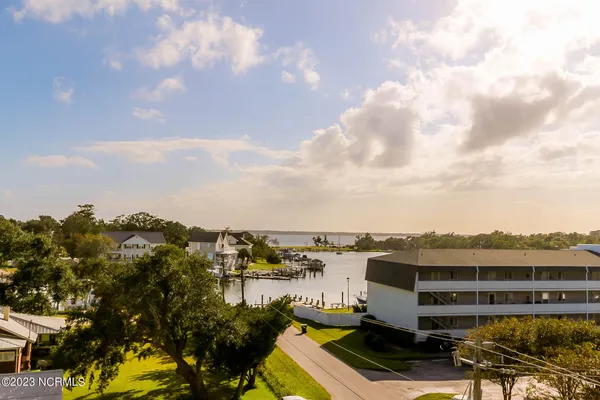 $595,000 | 4425 Arendell Street, Unit 301 & BOATSLIP #25, Morehead City, NC 28557