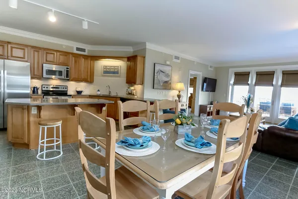 $595,000 | 4425 Arendell Street, Unit 301 & BOATSLIP #25, Morehead City, NC 28557