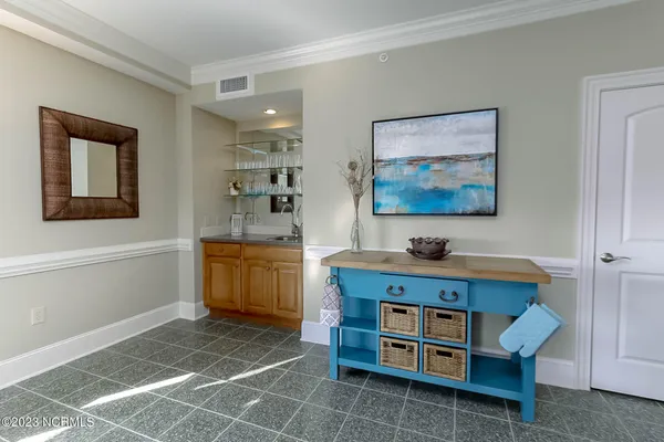 $595,000 | 4425 Arendell Street, Unit 301 & BOATSLIP #25, Morehead City, NC 28557