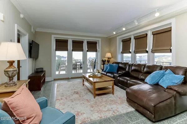 $595,000 | 4425 Arendell Street, Unit 301 & BOATSLIP #25, Morehead City, NC 28557