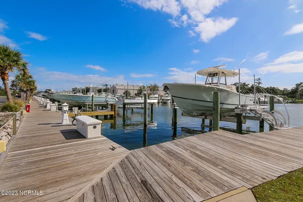 $595,000 | 4425 Arendell Street, Unit 301 & BOATSLIP #25, Morehead City, NC 28557