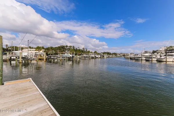 $595,000 | 4425 Arendell Street, Unit 301 & BOATSLIP #25, Morehead City, NC 28557