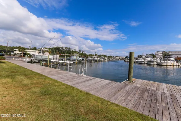 $595,000 | 4425 Arendell Street, Unit 301 & BOATSLIP #25, Morehead City, NC 28557