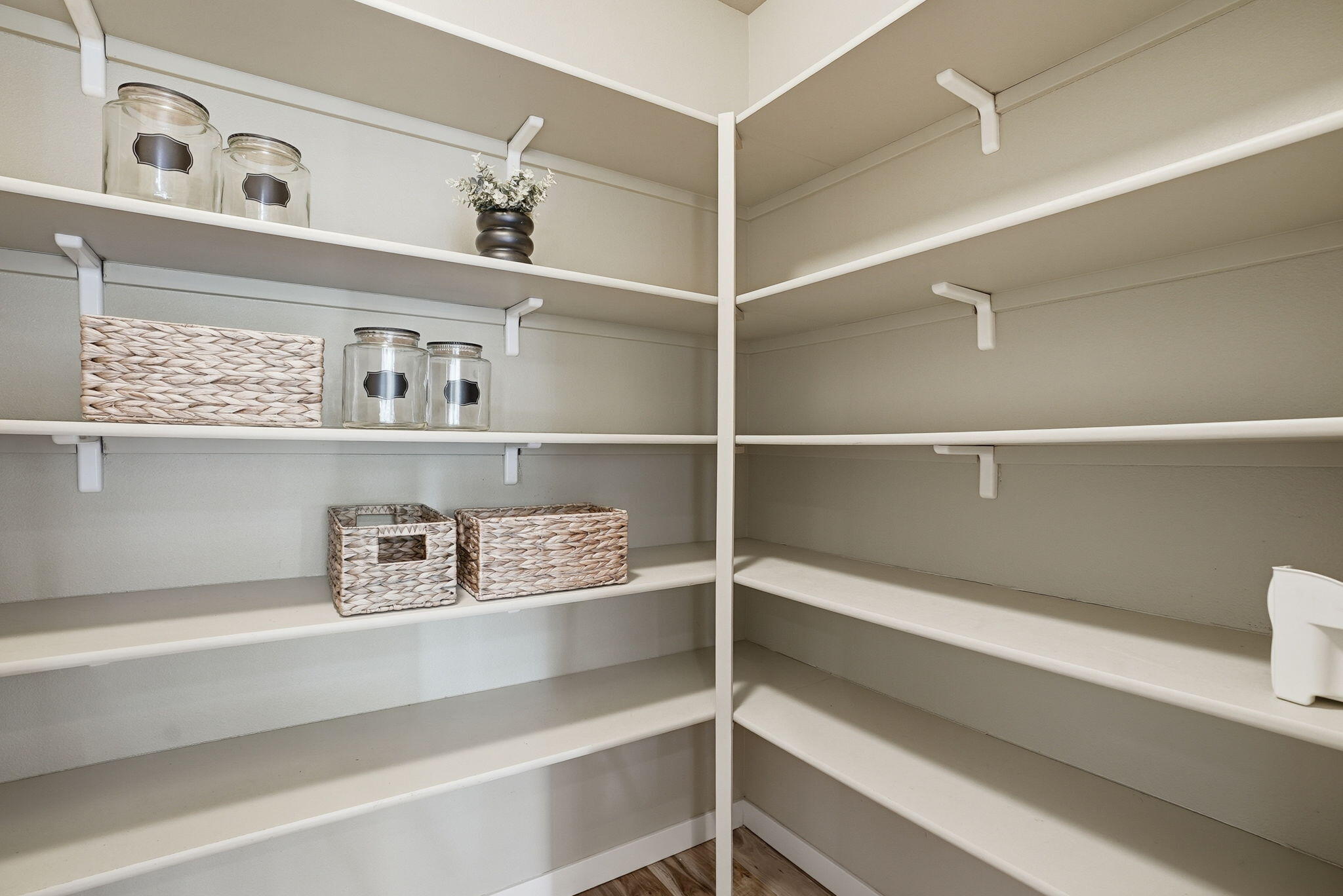 1255 McKinney Butte Road, Unit E Sisters, OR 97759 - Photo 17 of 43 Kitchen Walk-in Pantry