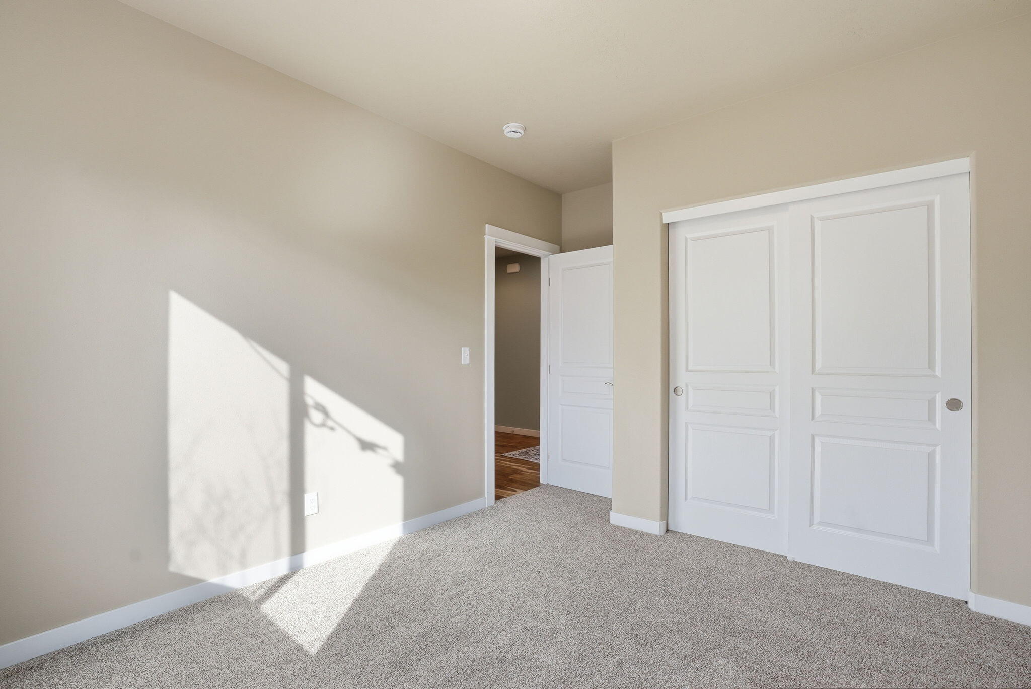 1255 McKinney Butte Road, Unit E Sisters, OR 97759 - Photo 31 of 43 Guest Bedroom 2