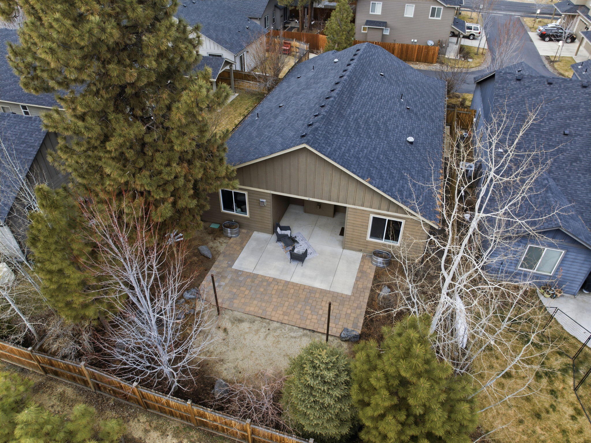1255 McKinney Butte Road, Unit E Sisters, OR 97759 - Photo 39 of 43 40-web-or-mls-Riley_Visuals_005