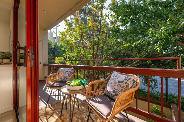 $1,300,000 | 10 9th Avenue, Unit 206, San Mateo, CA 94401