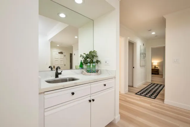 $1,300,000 | 10 9th Avenue, Unit 206, San Mateo, CA 94401