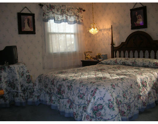8 Frances Road Burlington, MA 01803 - Photo 3 of 7 Gallery Image 3