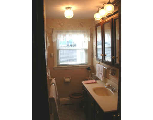 8 Frances Road Burlington, MA 01803 - Photo 5 of 7 Gallery Image 5
