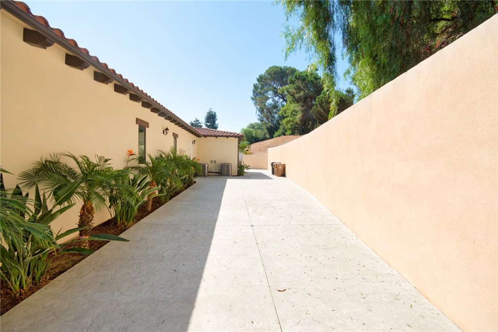 1051 Arroyo Drive Fullerton, CA 92833 - Photo 64 of 73 Side Yard