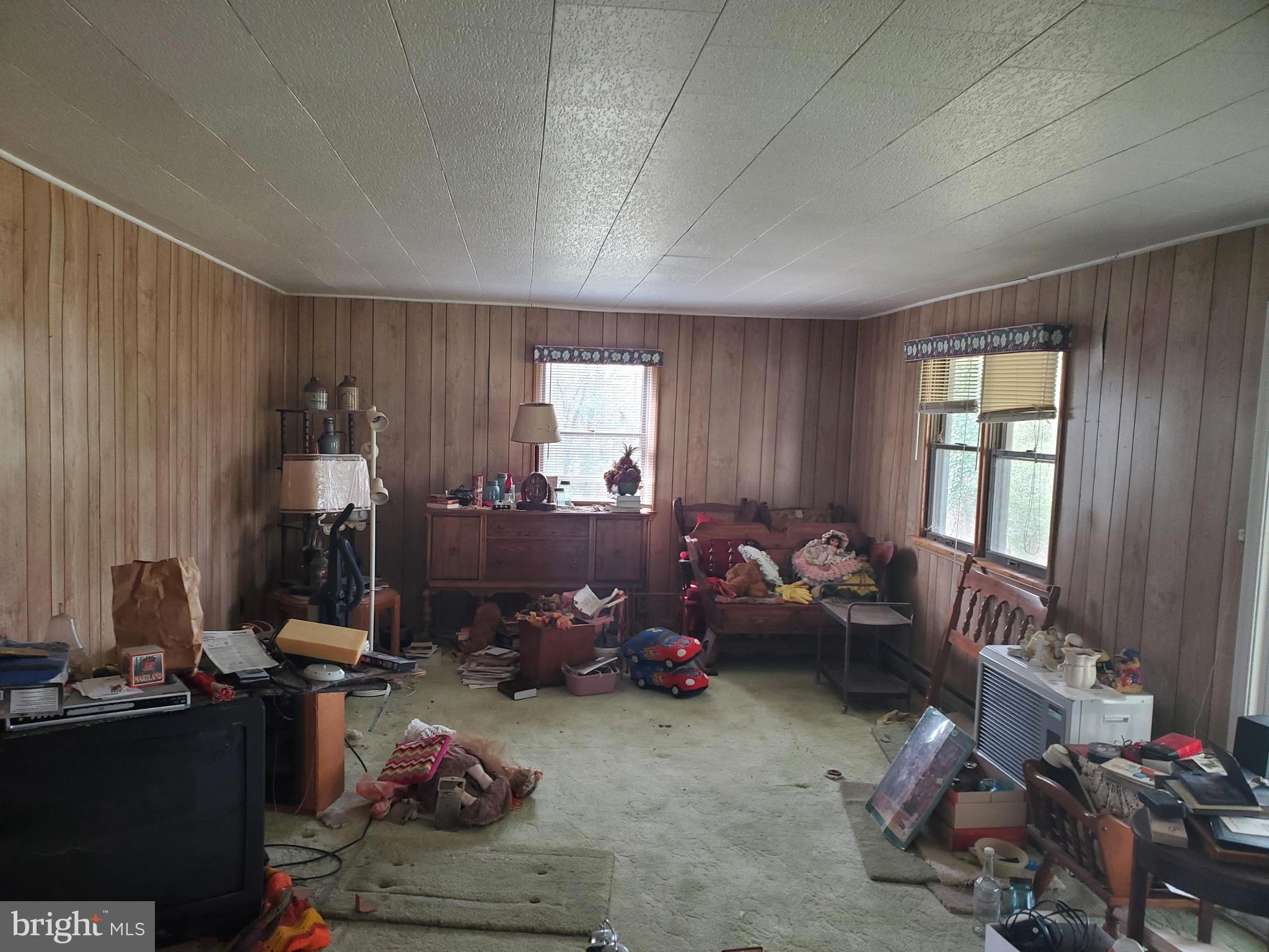 2130 Silver Goose Road Cambridge, MD 21613 - Photo 11 of 15 Large Living Room