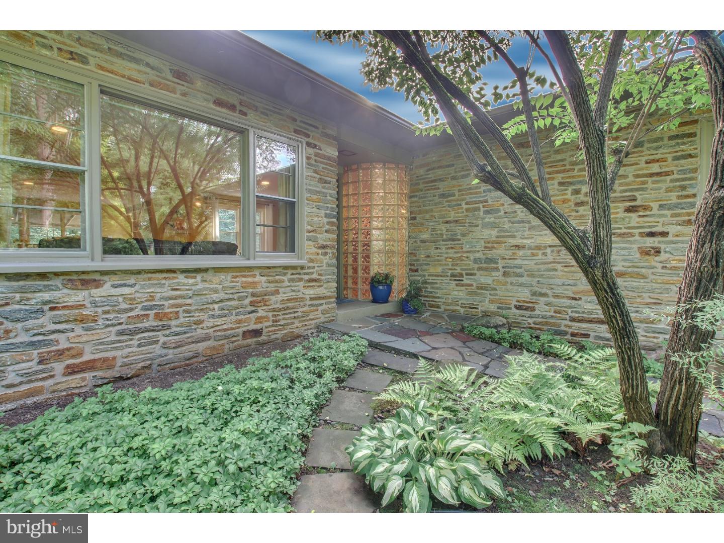 2350 Huntingdon Road Huntingdon Valley, PA 19006 - Photo 2 of 25 Gallery Image 2
