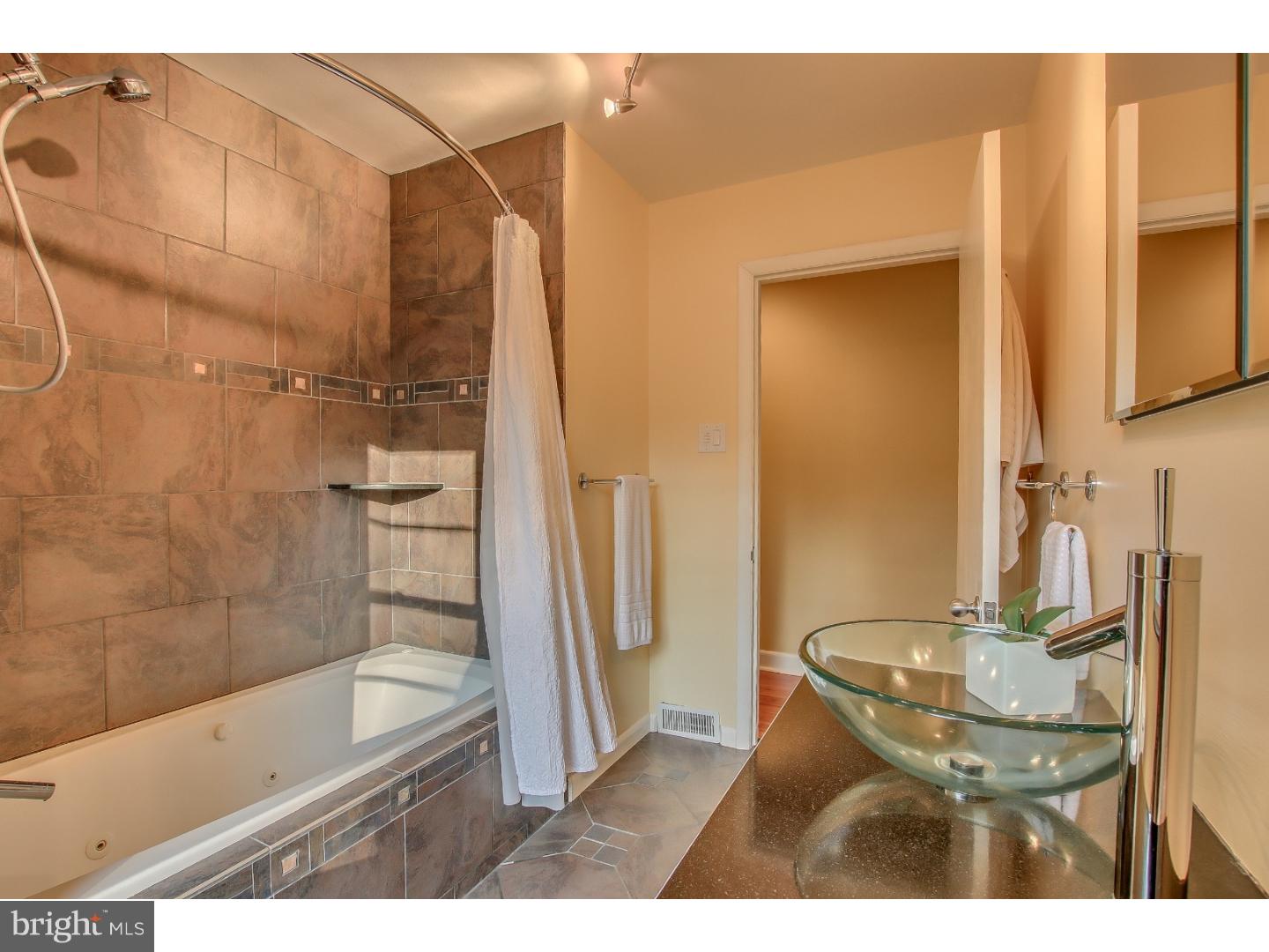 2350 Huntingdon Road Huntingdon Valley, PA 19006 - Photo 12 of 25 Gallery Image 12