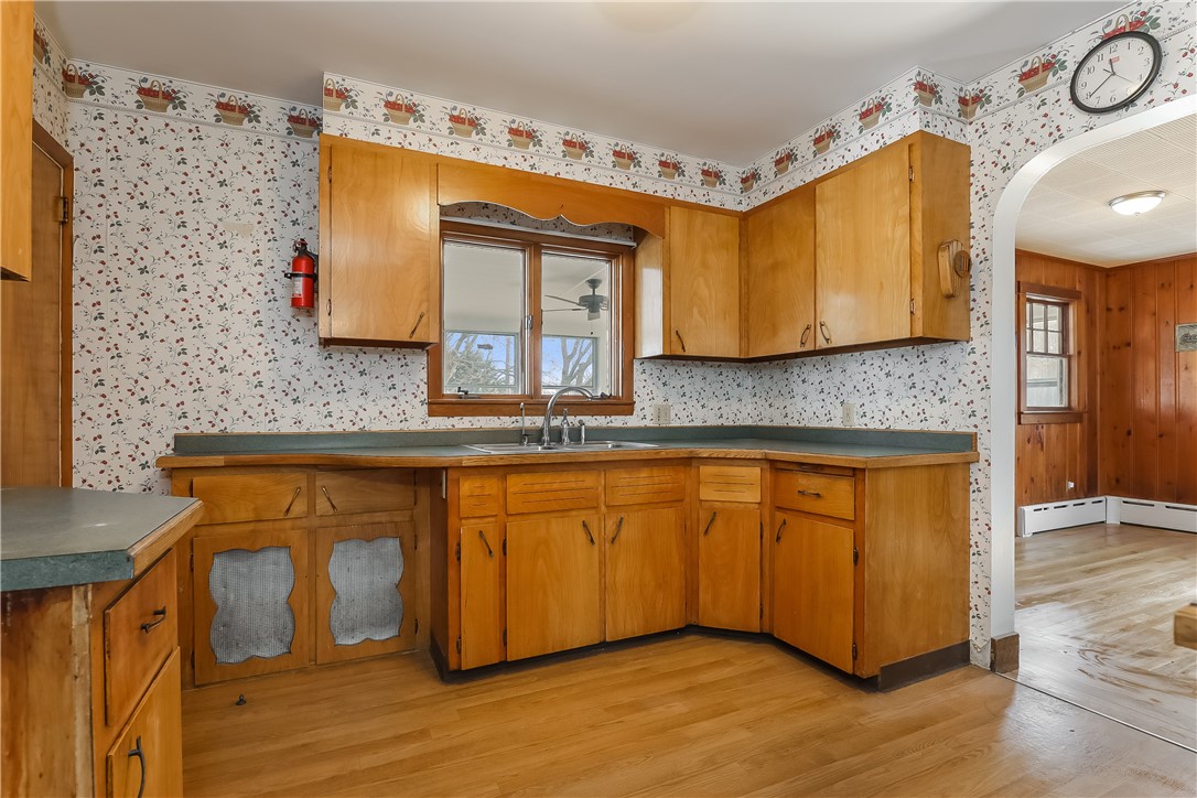 1581 West Main Road Middletown, RI 02842 - Photo 9 of 37 Kitchen