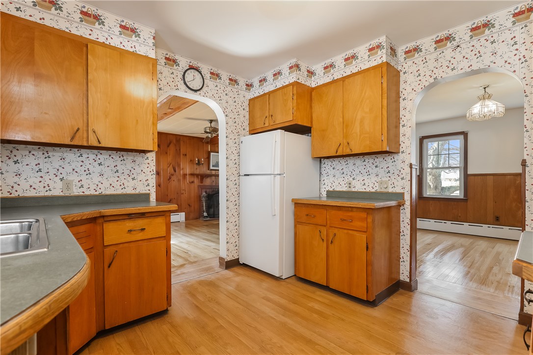 1581 West Main Road Middletown, RI 02842 - Photo 10 of 37