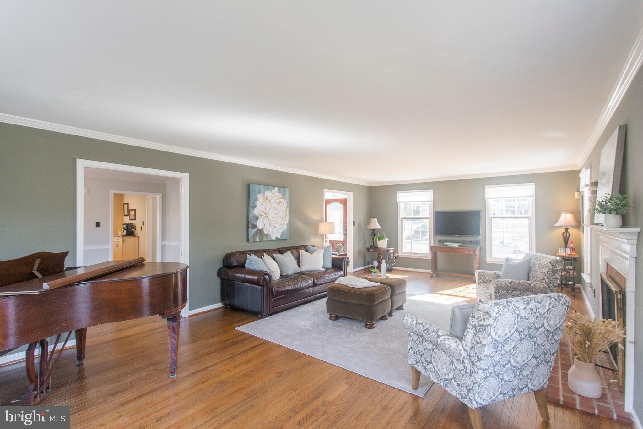 229 French Road Newtown Square, PA 19073 - Photo 7 of 72 Living Room