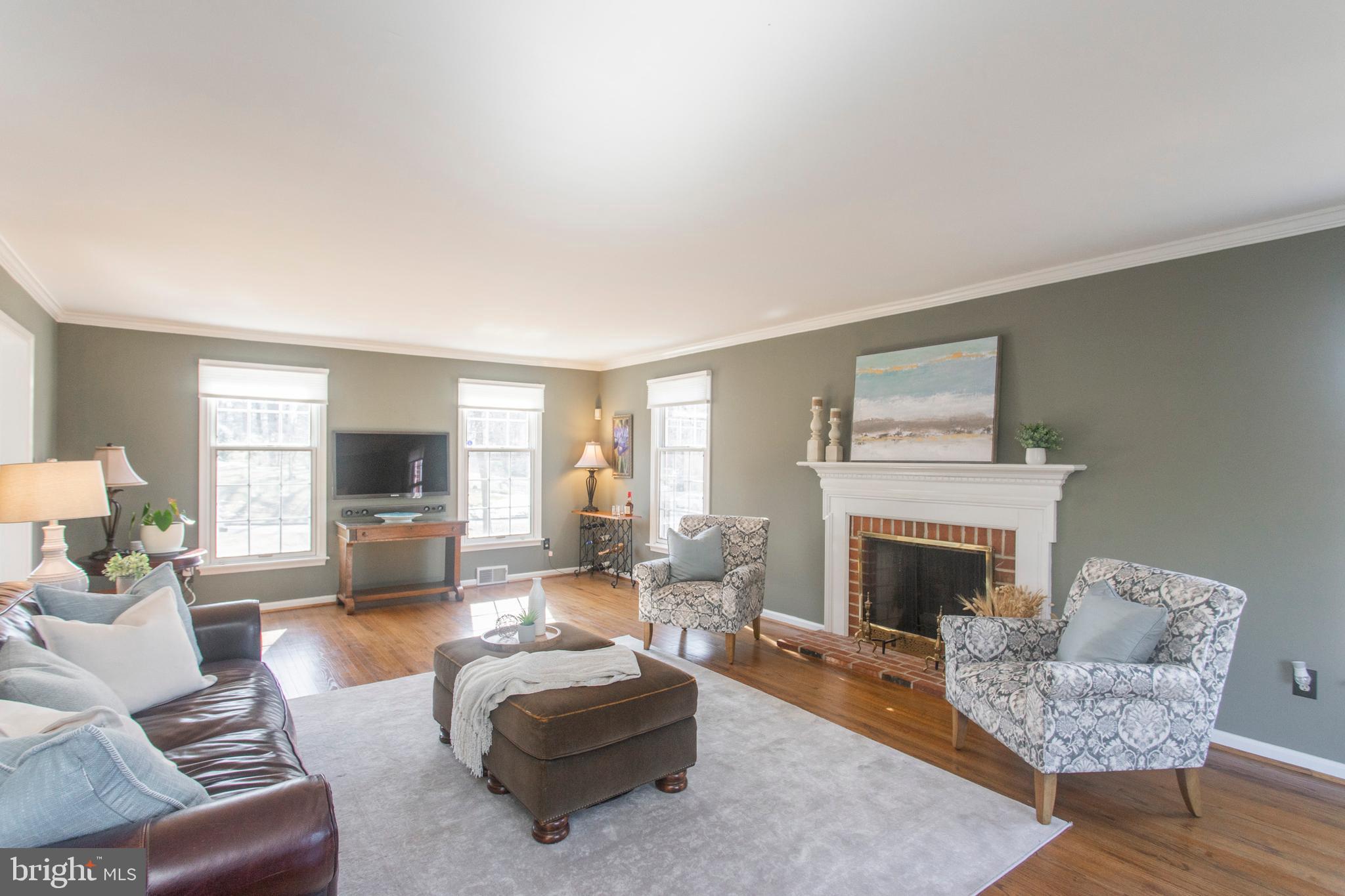 229 French Road Newtown Square, PA 19073 - Photo 8 of 72 Living Room