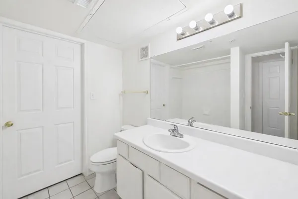 $2,595 | 501 West 26th Street, Unit 314, Austin, TX 78705