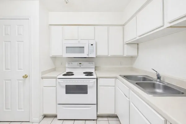 $2,595 | 501 West 26th Street, Unit 314, Austin, TX 78705