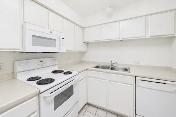 $2,595 | 501 West 26th Street, Unit 314, Austin, TX 78705