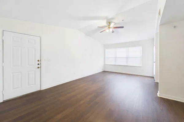 $2,595 | 501 West 26th Street, Unit 314, Austin, TX 78705