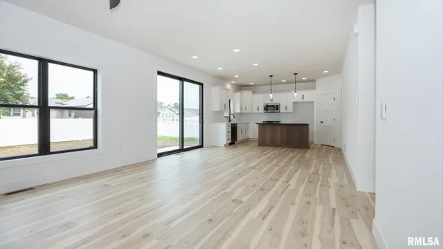 $550,000 | 353 North Pocono Avenue, Morton, IL 61550