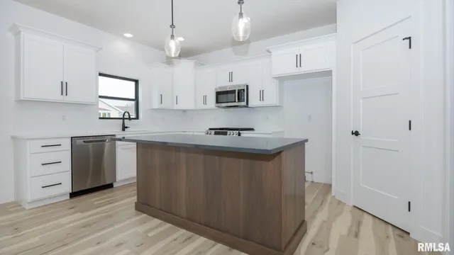 $550,000 | 353 North Pocono Avenue, Morton, IL 61550