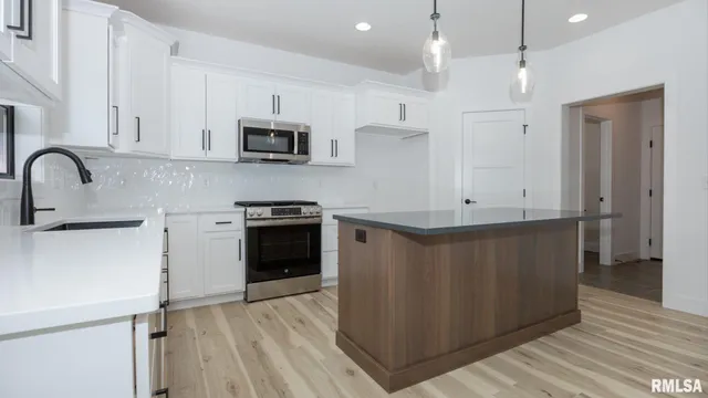 $550,000 | 353 North Pocono Avenue, Morton, IL 61550