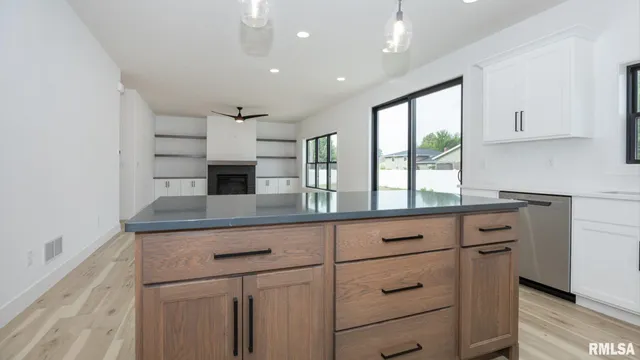 $550,000 | 353 North Pocono Avenue, Morton, IL 61550