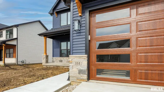 $550,000 | 353 North Pocono Avenue, Morton, IL 61550