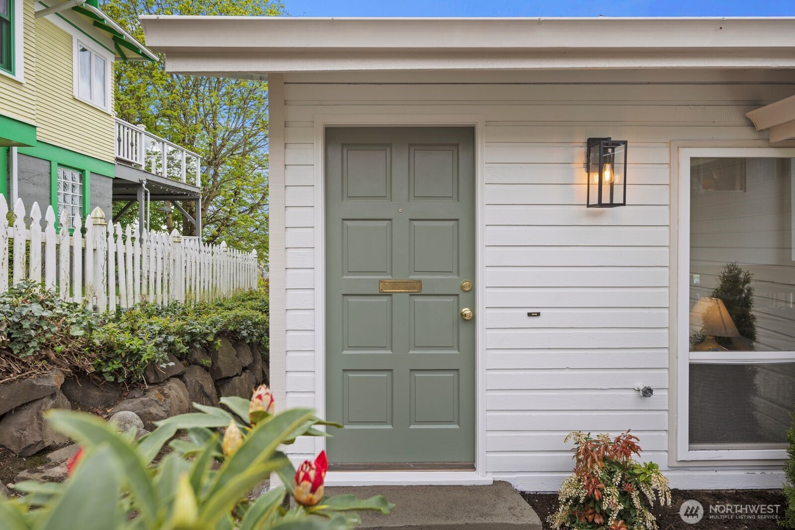 411 Cedar Avenue South Renton, WA 98057 - Photo 4 of 40 Gallery Image 4