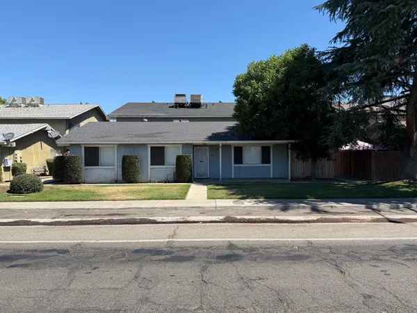 $799,950 | 637 West Ashlan Avenue, Clovis, CA 93612