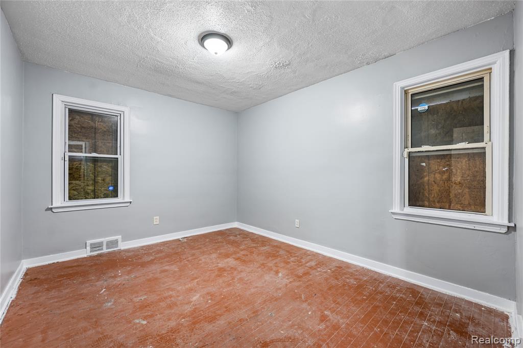 17511 Westmoreland Road Detroit, MI 48219 - Photo 14 of 21