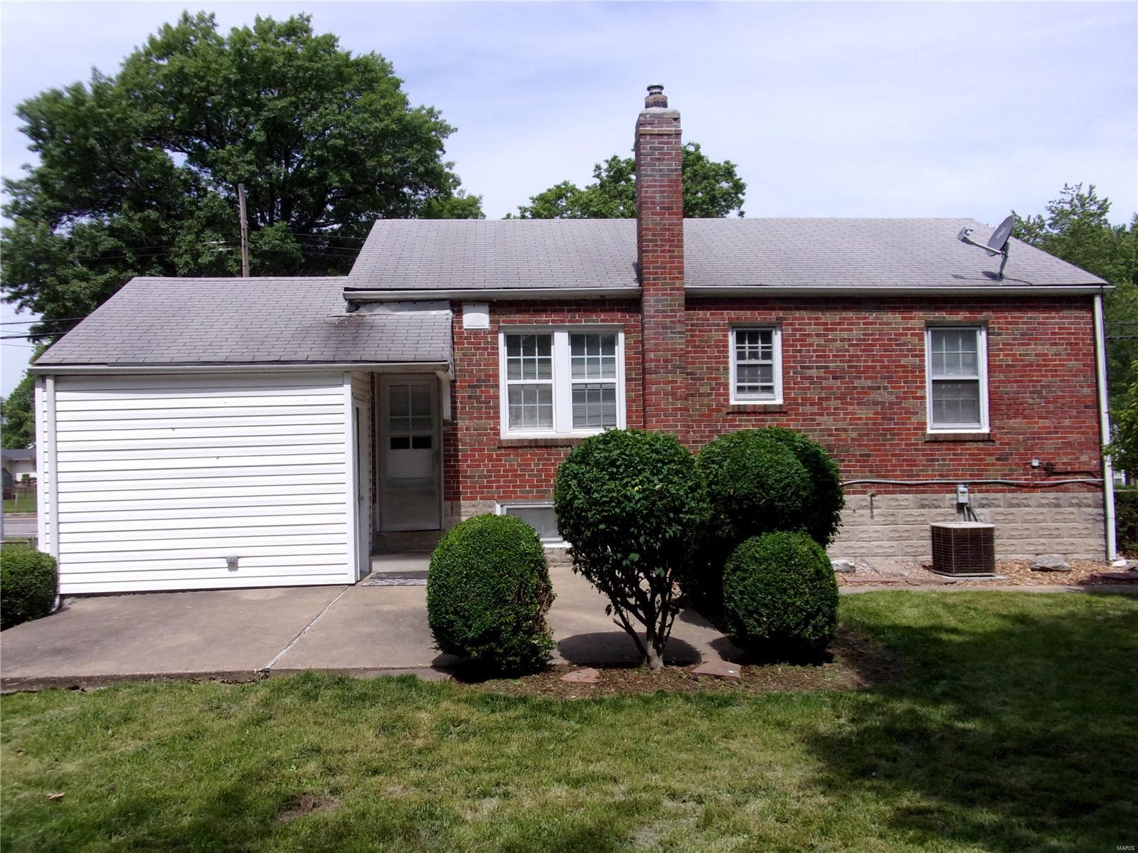990 North New Florissant Road Florissant, MO 63031 - Photo 14 of 17