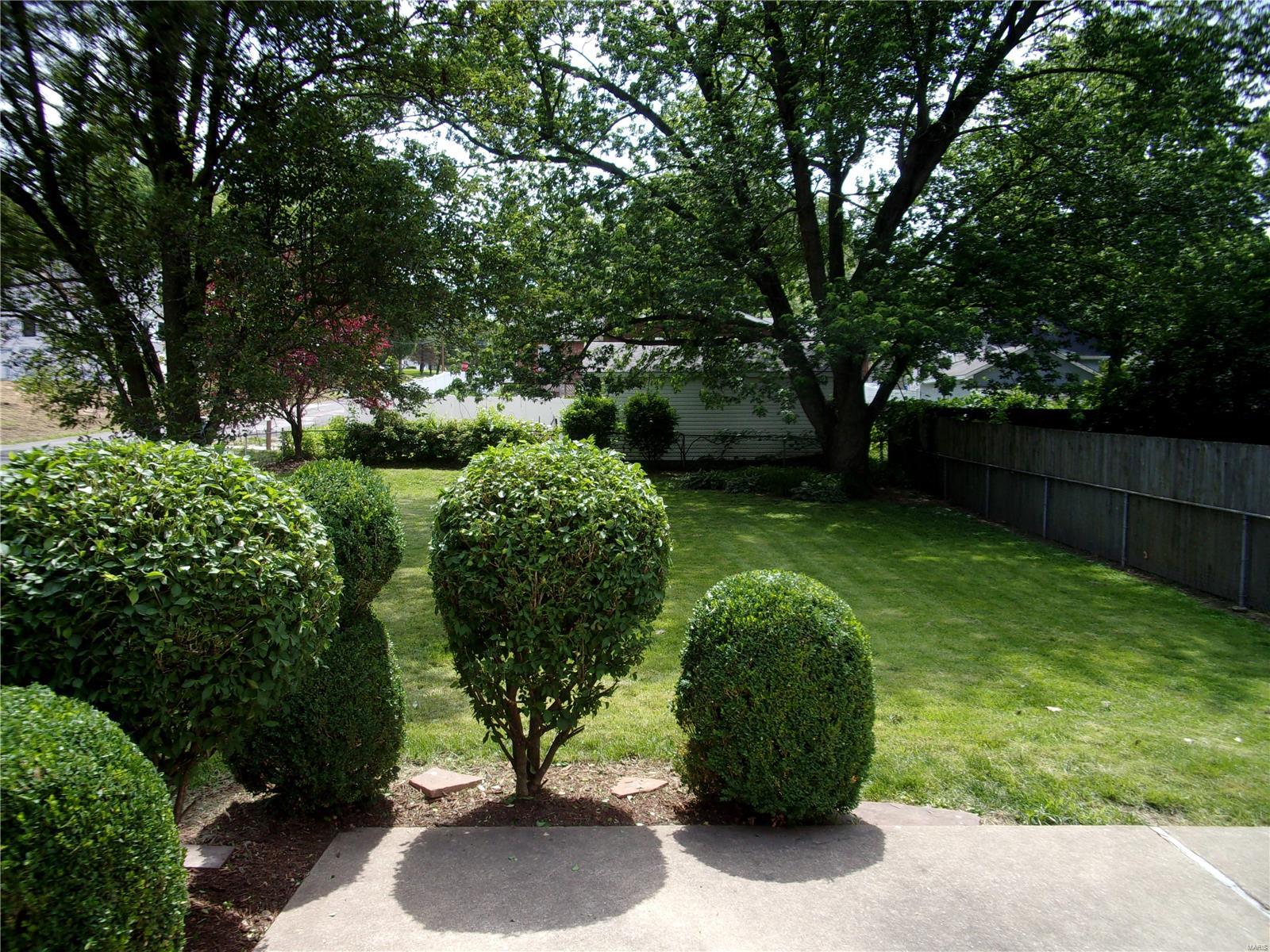 990 North New Florissant Road Florissant, MO 63031 - Photo 15 of 17