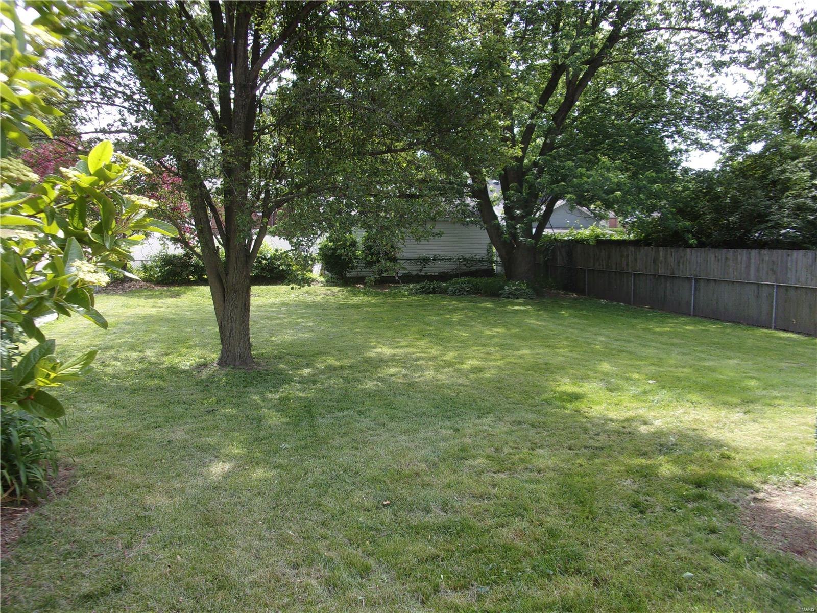 990 North New Florissant Road Florissant, MO 63031 - Photo 16 of 17
