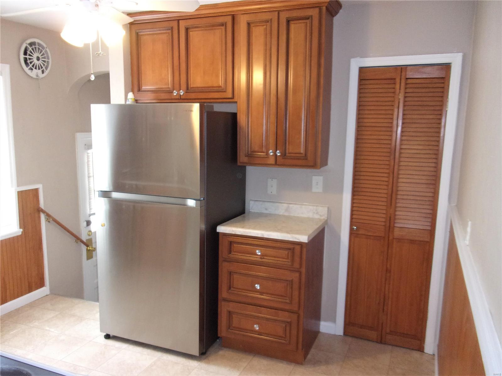 990 North New Florissant Road Florissant, MO 63031 - Photo 5 of 17