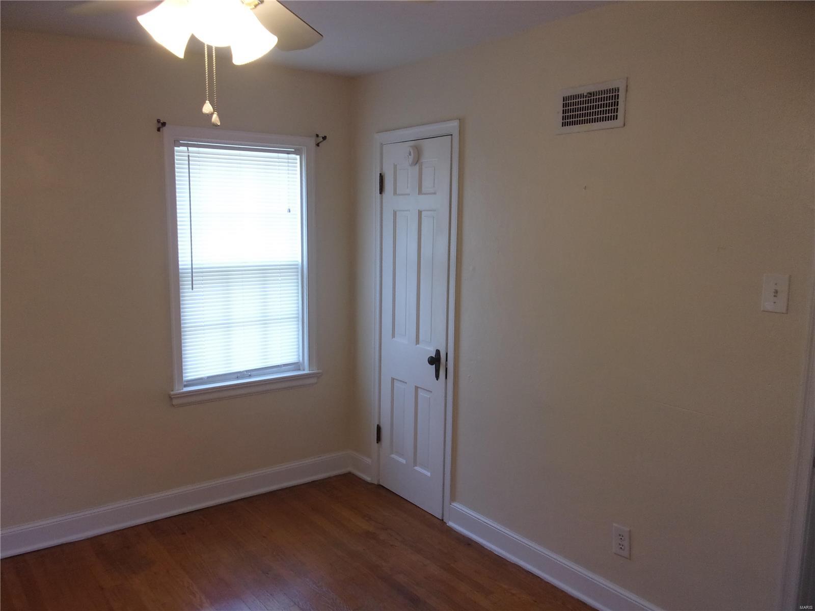 990 North New Florissant Road Florissant, MO 63031 - Photo 8 of 17