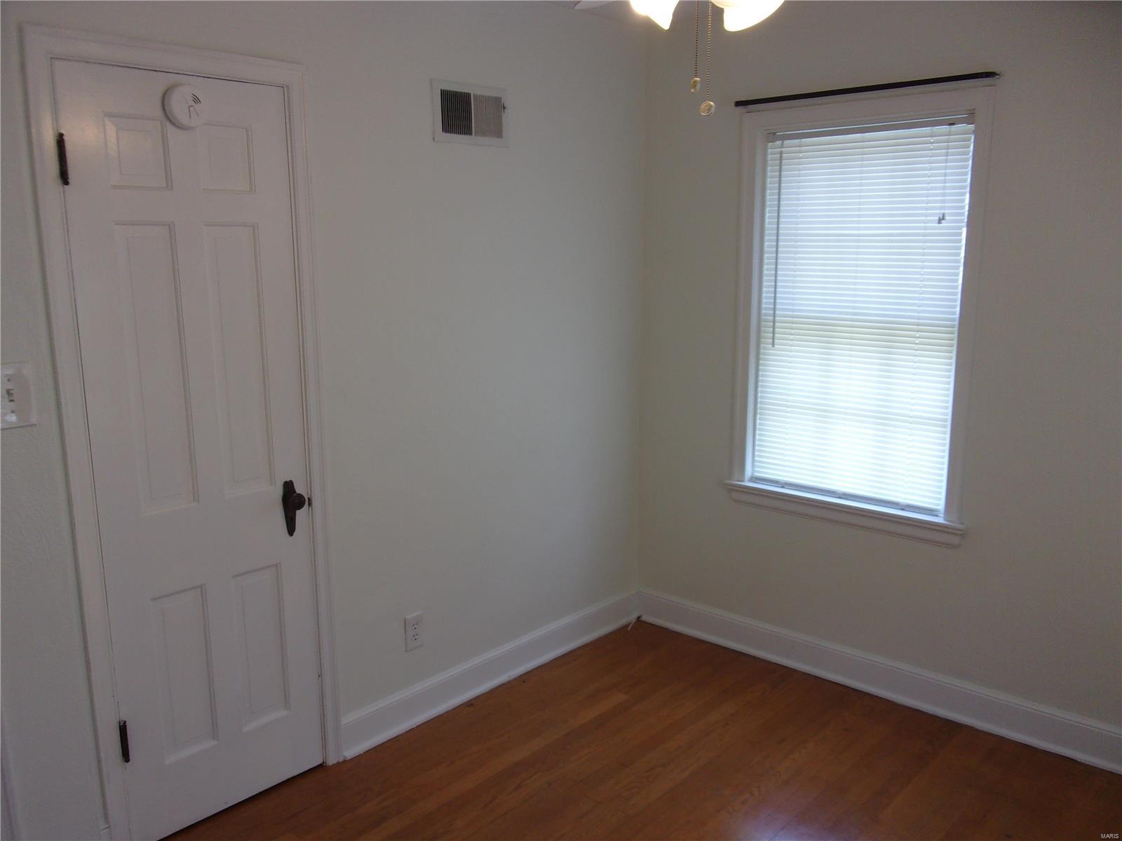 990 North New Florissant Road Florissant, MO 63031 - Photo 10 of 17