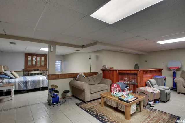 $299,000 | 4717 Harrison Street, Quincy, IL 62305