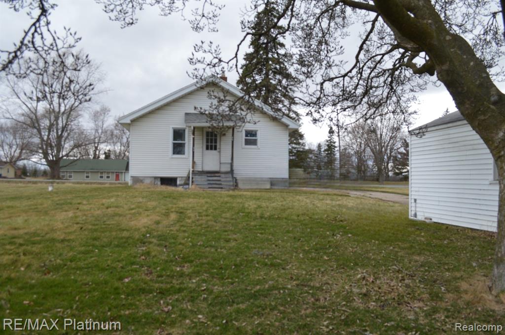 6119 Torrey Road Flint, MI 48507 - Photo 2 of 14