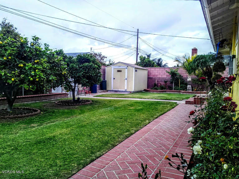 1004 Rialto Street Oxnard, CA 93035 - Photo 15 of 26 BackYard 2