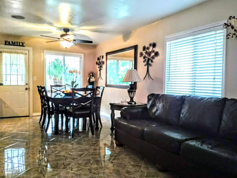1004 Rialto Street Oxnard, CA 93035 - Photo 3 of 26 Living-Dinning